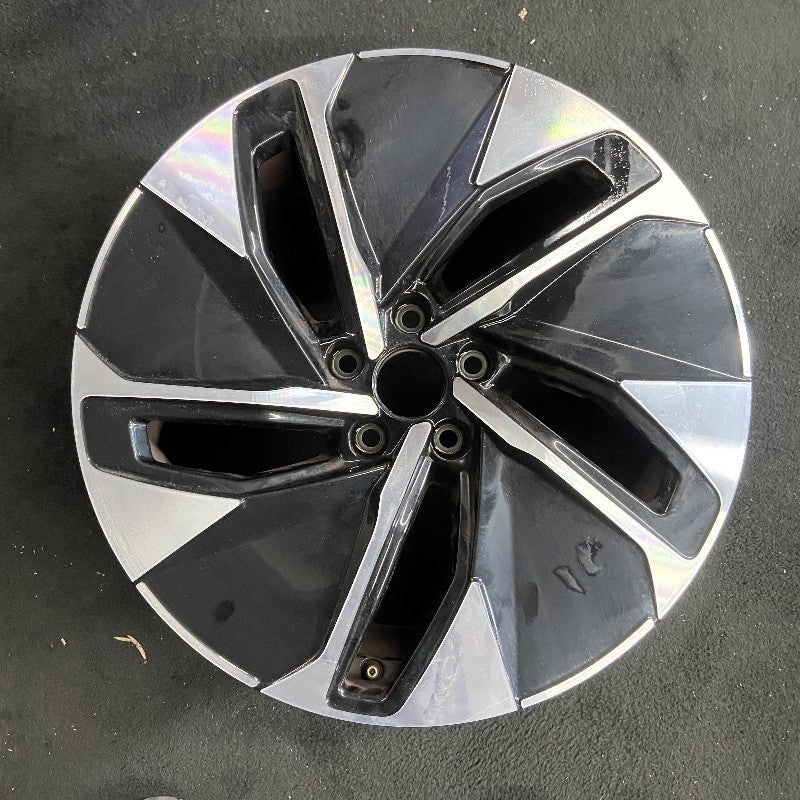 19″ ID.4 21-22 19×8 alloy 5 V spoke Original OEM Wheel Rim