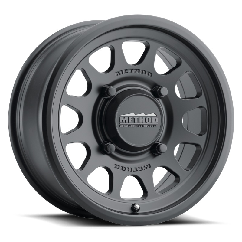 Method MR414 Bead Grip 15×7 / 4+3/13mm Offset / 5×4.5 / 76mm CB Matte Black Wheel