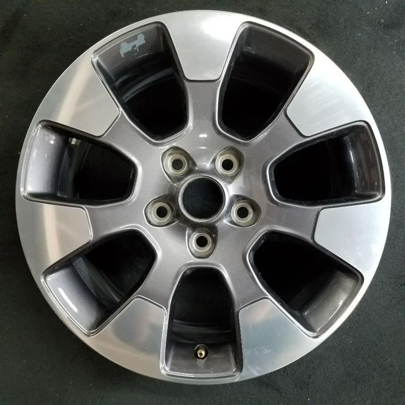 18″ WRANGLER 18 VIN X 6th digit JL body 18×7.5 7 spoke opt WPT polished face with Tech gray pockets Original OEM Wheel Rim