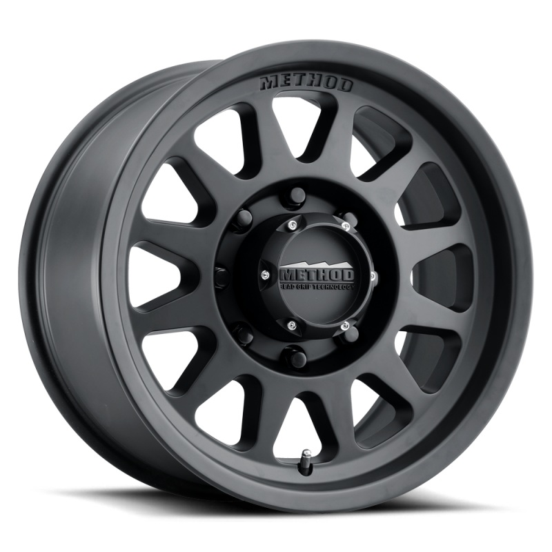 Method MR704 HD 17×9 18mm Offset 8×170 130.81mm CB Matte Black Wheel